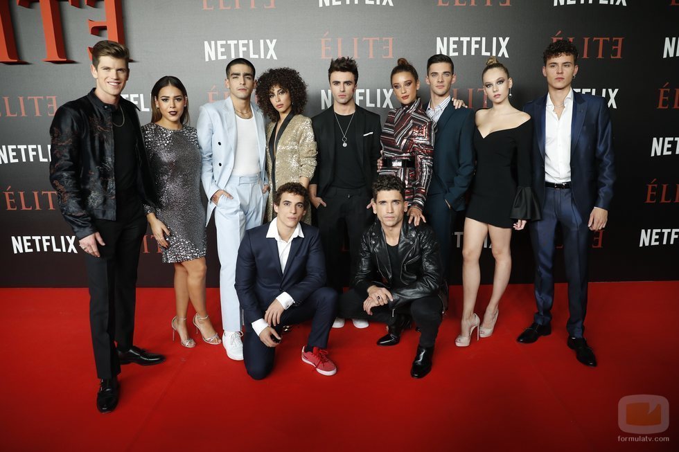 El reparto de 'Élite' en la premiere