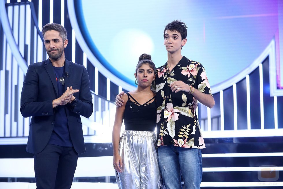 Roberto Leal con los nominados de la Gala 2 de 'OT 2018'
