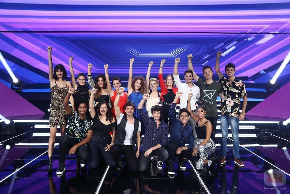 Los concursantes de 'OT 2018' con el puño en alto