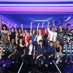 Los concursantes de 'OT 2018' con el puño en alto