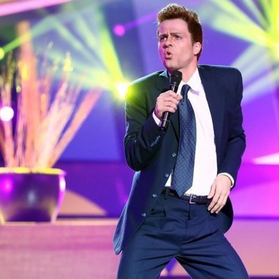 Jordi Coll imita a Luis Miguel en la gala 2 de 'Tu cara me suena'