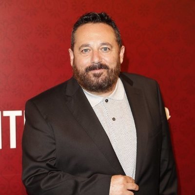 Posado del actor Pepón Nieto