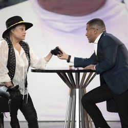 Jorge Javier Vázquez recibiendo a Aramís Fuster en la Gala 4 de 'GH VIP 6'