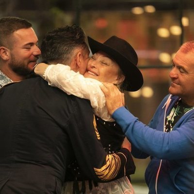Abrazo de Aramís Fuster a Ángel Garó en la Gala 4 de 'GH VIP 6'