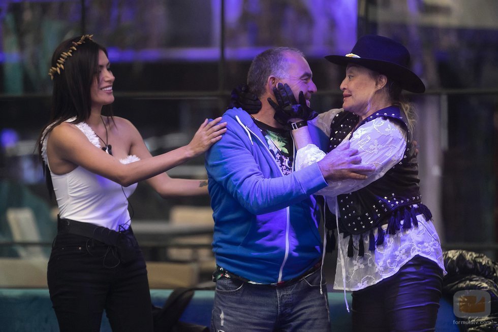 Las dos nominadas felicitan a El Koala por salvarse en la Gala 4 de 'GH VIP 6'