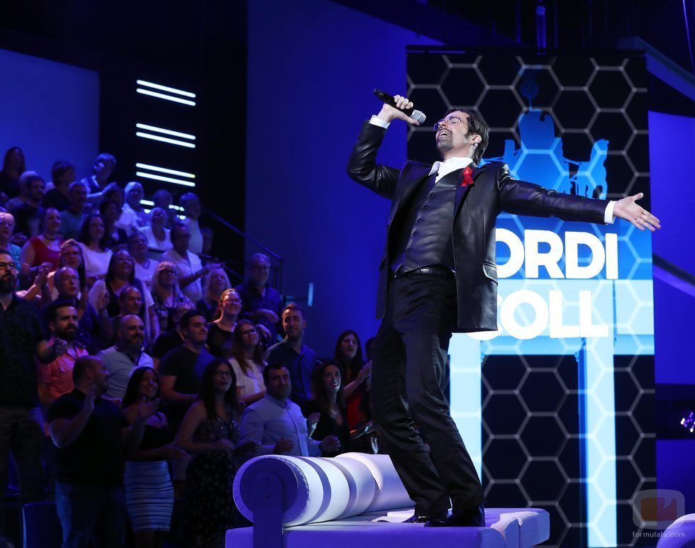 Jordi Coll sobre el sofá de 'Tu cara me suena 7' en la Gala 3