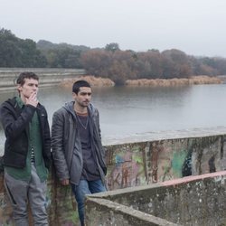 Ander y Omar en una escena de la primera temporada de 'Élite'