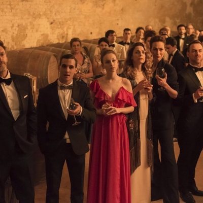 Personajes de 'Élite' en una fiesta de la primera temporada