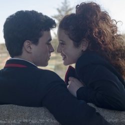 María Pedraza e Itzan Escamilla en una escena de 'Élite', donde interpretan a Marina y Samuel