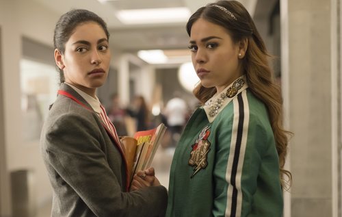 Nadia y Lucrecia frente a frente en una escena de la primera temporada de 'Élite'