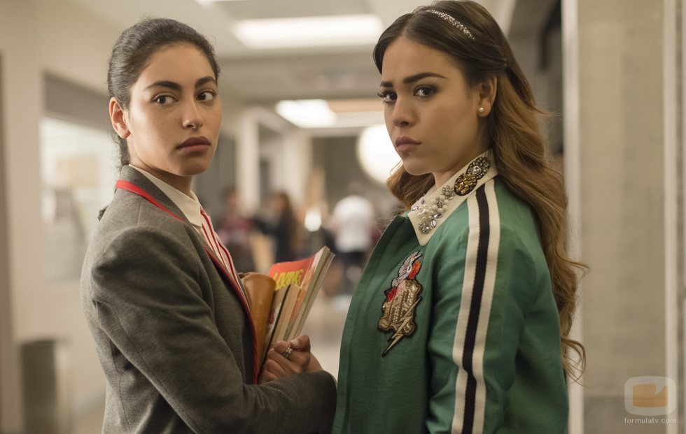 Nadia y Lucrecia frente a frente en una escena de la primera temporada de 'Élite'