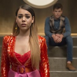 Danna Paola y Miguel Bernardeau, de 'Élite', en una escena de la primera temporada