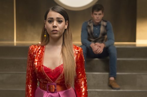 Danna Paola y Miguel Bernardeau, de 'Élite', en una escena de la primera temporada