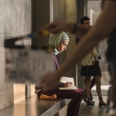 Mina El Hammani en el rodaje de la primera temporada de 'Élite'