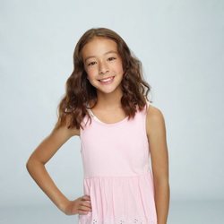 Aubrey Anderson-Emmons posa para la décima temporada de 'Modern Family'