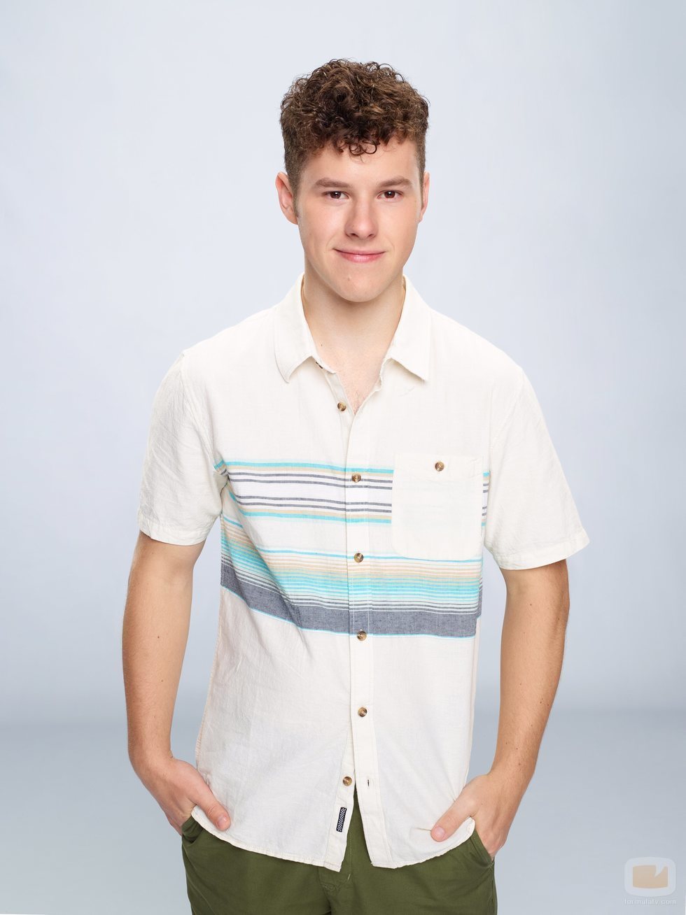 Nolan Gould posa para la décima temporada de 'Modern Family'