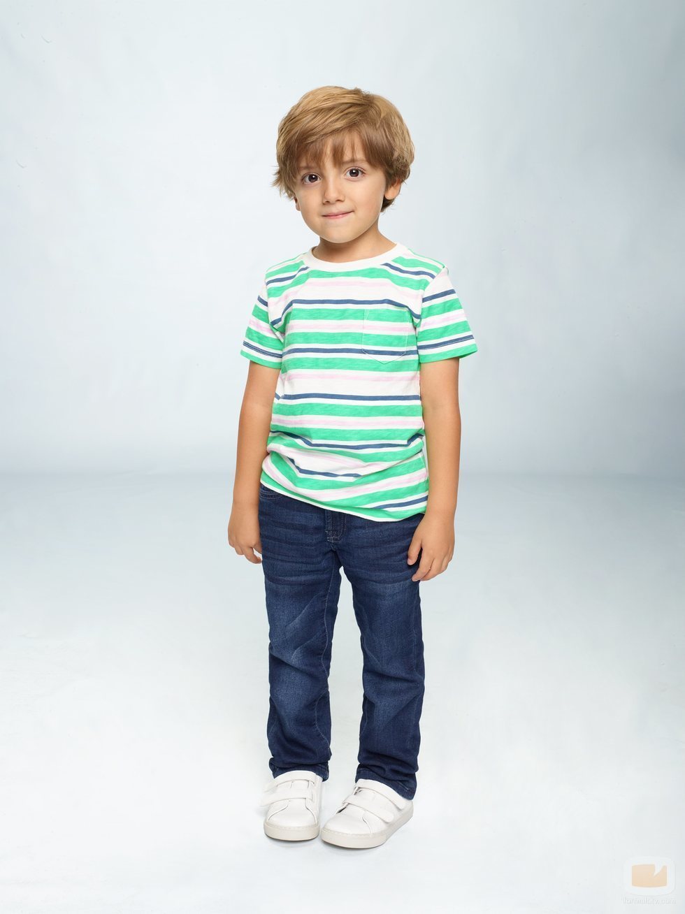 Jeremy Maguire posa para la décima temporada de 'Modern Family'