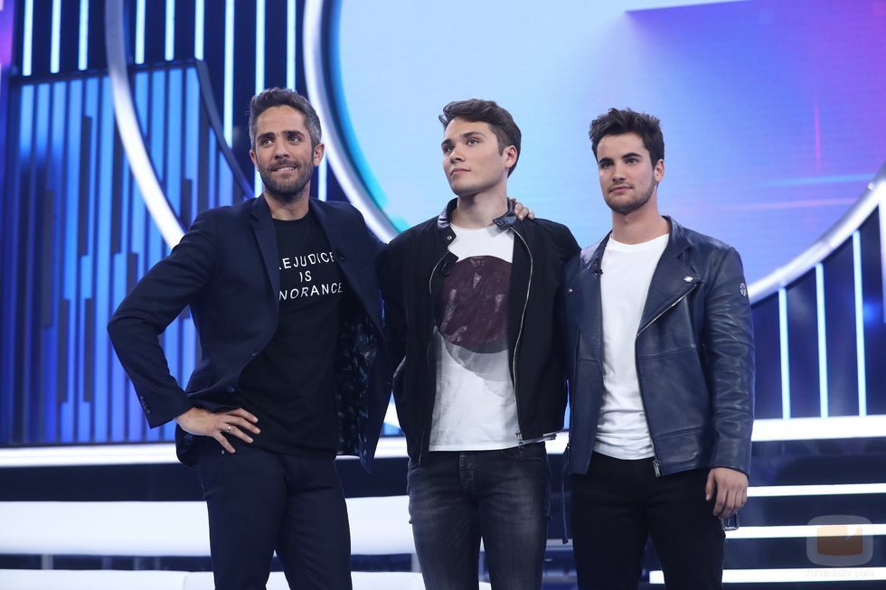 Roberto Leal junto a los nominados de la Gala 3 de 'OT 2018'