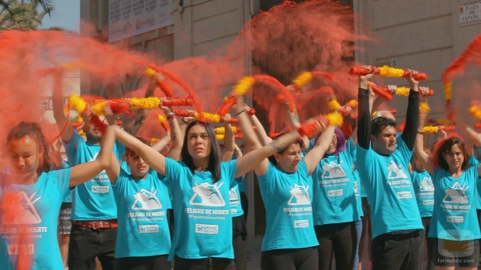 Una protesta antitaurina en 'Wild Frank: Toros'