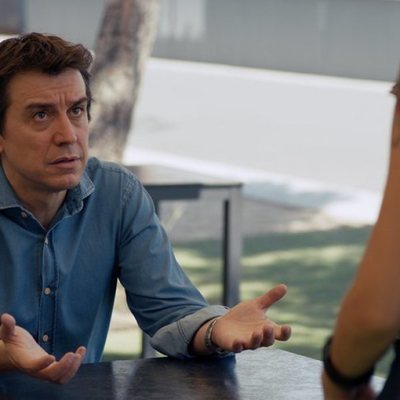 Javier Veiga en la comedia romántica 'Pequeñas coincidencias'
