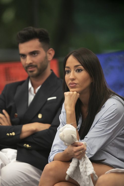 Aurah Ruiz y Suso durante una conexión en la Gala 5 de 'GH VIP 6'