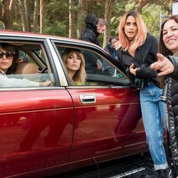Las protagonistas de 'A pesar de todo' junto a su directora