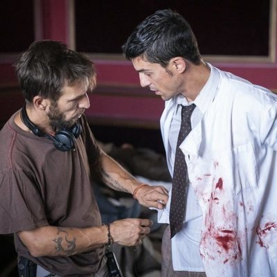Alejo Sauras en el rodaje de la escena clave del capítulo 2x05 de 'Estoy vivo'