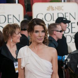 Sandra Bullock a su paso por la alfombra roja de los Globos de Oro 2009