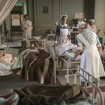 Una sala del hospital de campaña del capítulo 2x05 de 'Estoy vivo'