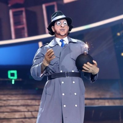 Manu Sánchez es El Inspector Gadget en la gala 4 de 'Tu cara me suena'
