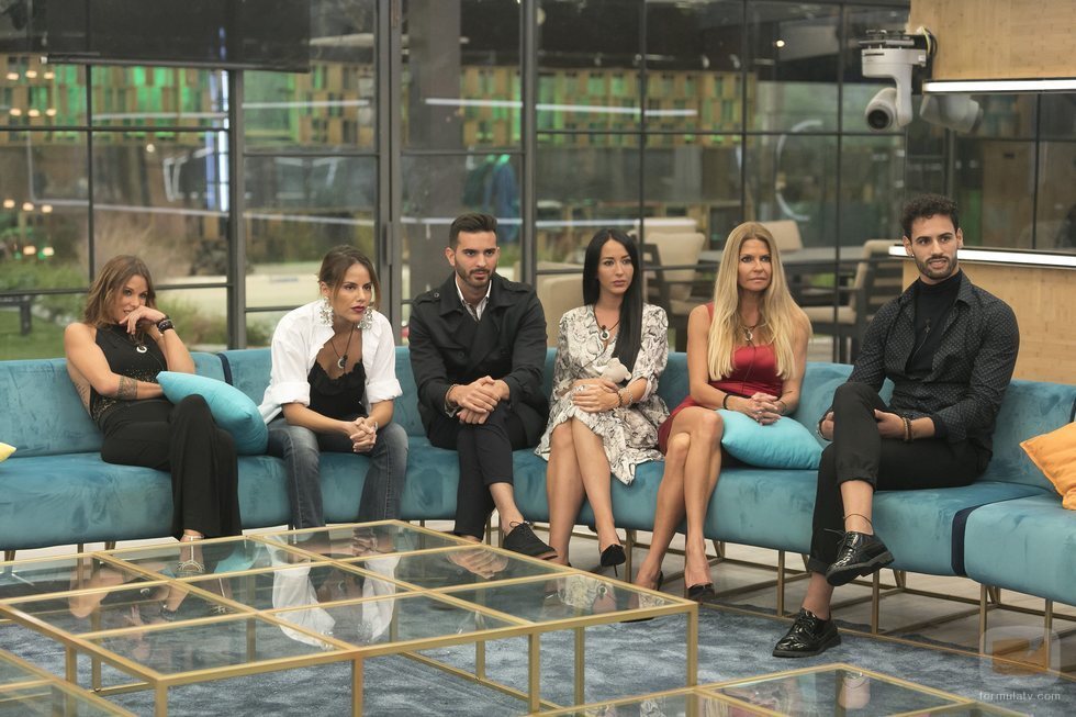 Techi, Mónica Hoyos, Suso, Aurah Ruiz, Makoke y Asraf en la gala 6 de 'GH VIP 6'