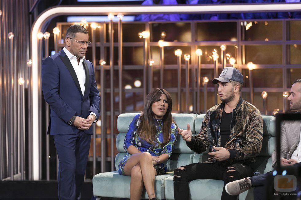 Omar Montes junto a Chabelita Pantoja en el plató de 'GH VIP 6' en la gala 6