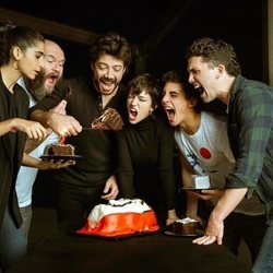 Los actores de 'La Casa de Papel' celebrando el segundo aniversario del atraco