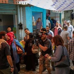 El equipo de 'Promesas de arena' grabando en Túnez