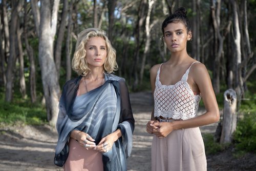 Elsa Pataky y Madeleine Madden son dos de las sirenas de 'La tierra de las mareas'