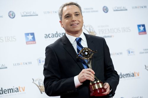 Vicente Vallés posa en los Premios Iris 2018