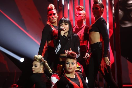 Natalia actúa junto a las bailarinas de 'OT 2018' en la Gala 5