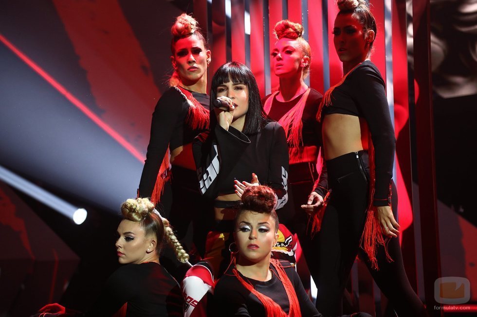 Natalia actúa junto a las bailarinas de 'OT 2018' en la Gala 5