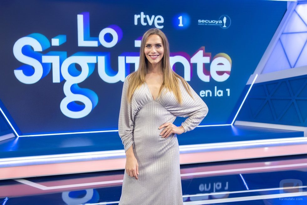 Ángela Ponce en el plató de 'Lo siguiente'