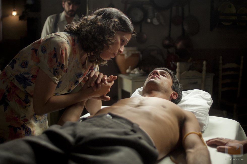 Jesús, herido, junto a Alejandra en segunda temporada de 'La República'
