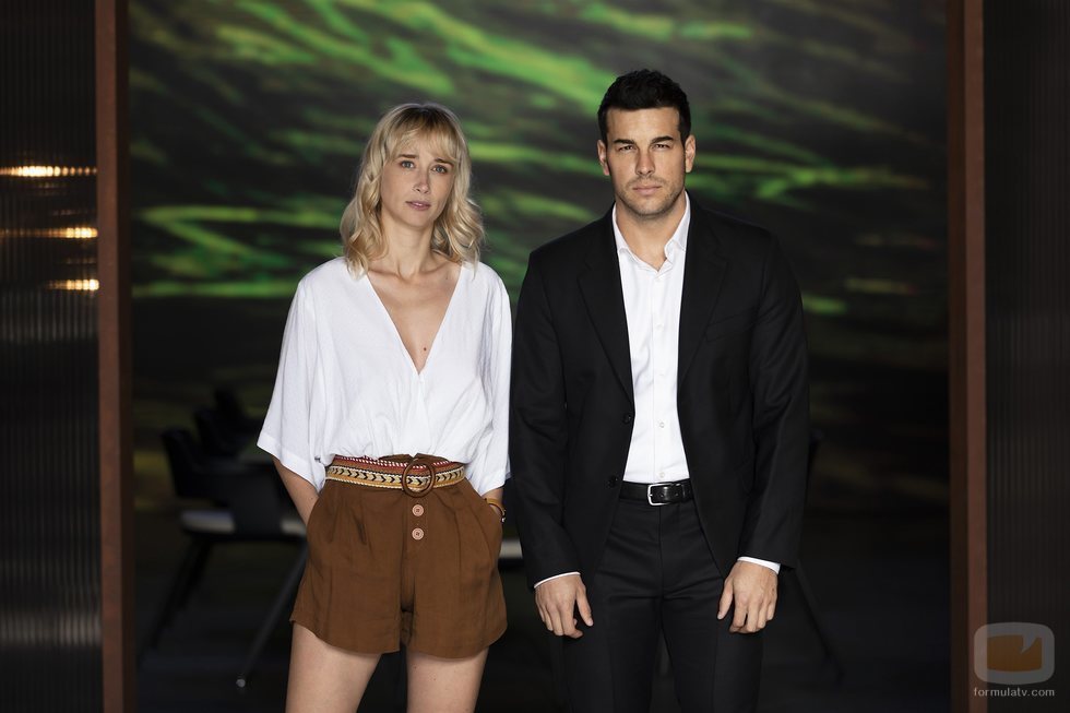 Ingrid García Jonsson y Mario Casas compañeros de reparto en 'Instinto'