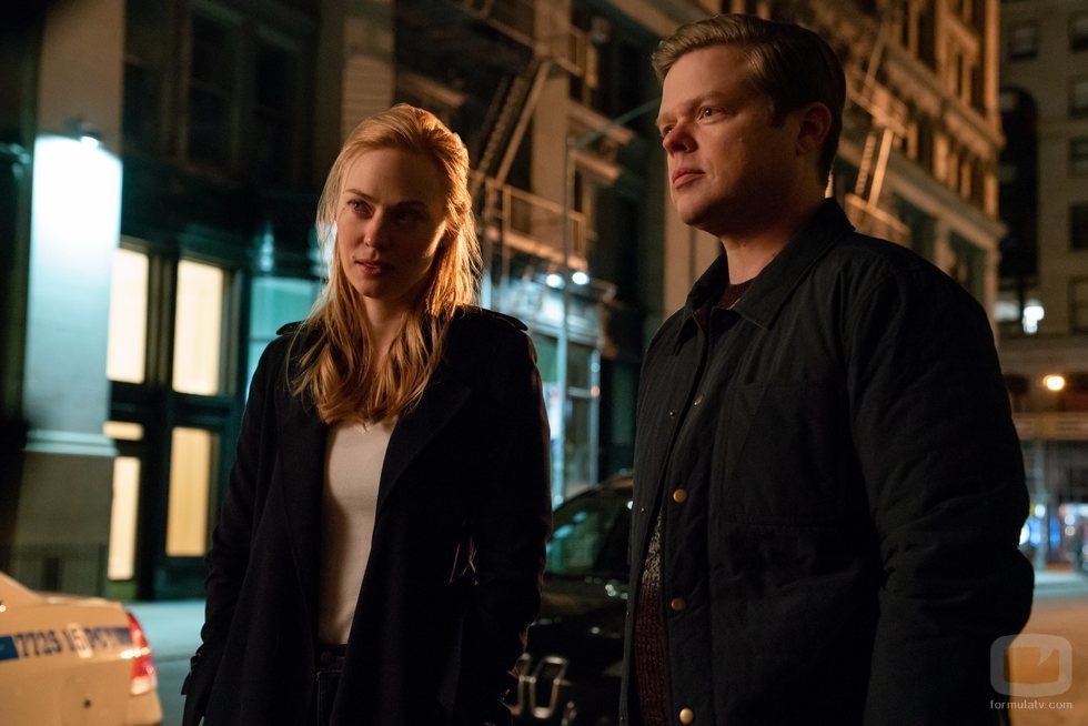 Elden Henson y Deborah Ann Woll en la tercera temporada de 'Daredevil'