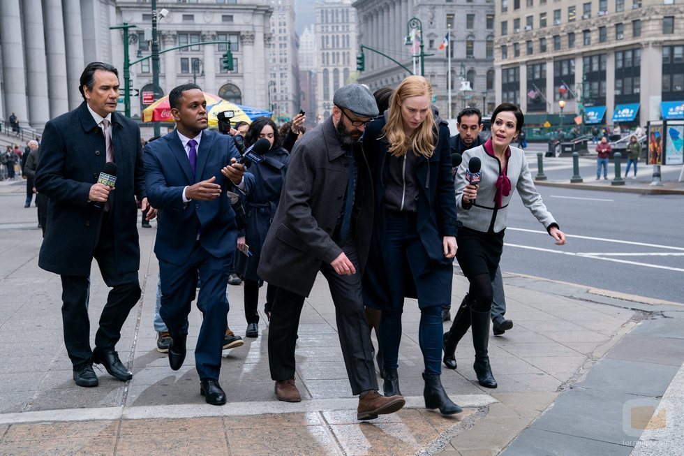 Karen Page y Mitchell Ellison en la tercera temporada de 'Daredevil'