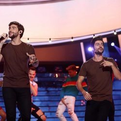 Álvaro Soler y Jordi Coll imitando a Álvaro Soler en la gala 6 de 'Tu cara me suena'