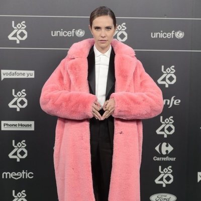 Brisa Fenoy posa en el photocall de Los 40 Music Awards 2018