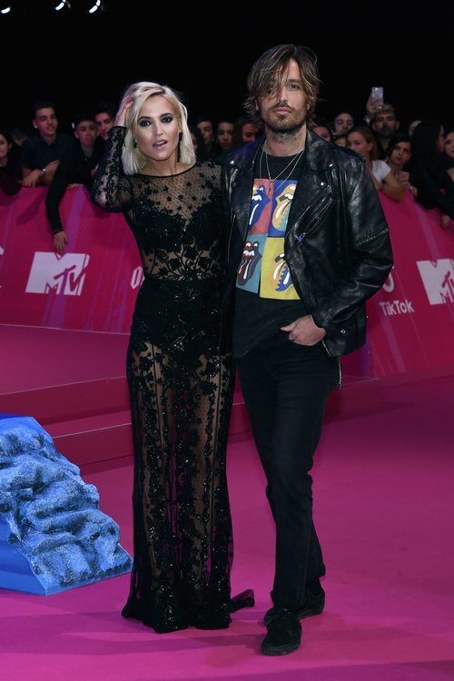 Ana Fernández y Adrián Roma en los EMAs 2018