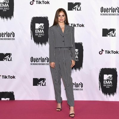 Debby Ryan en la alfombra roja de los EMAs 2018