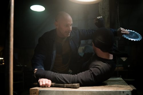 Charlie Cox durante un enfrentamiento en la tercera temporada de 'Daredevil'