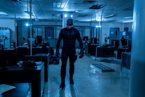 Wilson Bethel se enfunda el traje en la tercera temporada de 'Daredevil'