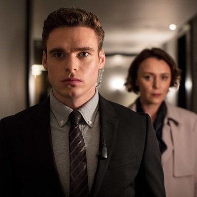 Richard Madden ejerciendo de guardaespaldas en 'Bodyguard'